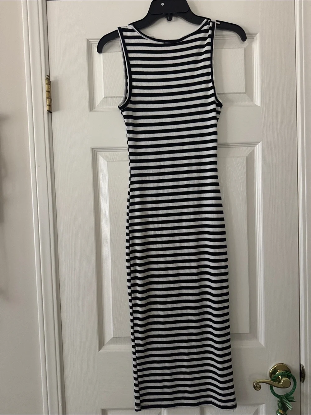 Hearts & Hips Sleeveless Black and White Striped Hanley Midi Dress Medium